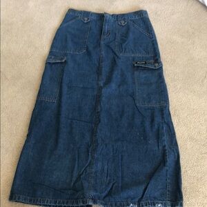 DKNY Vintage Cargo Style Denim Skirt - size 8 (runs small)